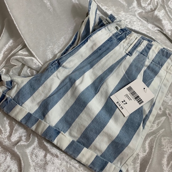 NWT Denim and white stripped cuffed shorts size 27 - Picture 5 of 13
